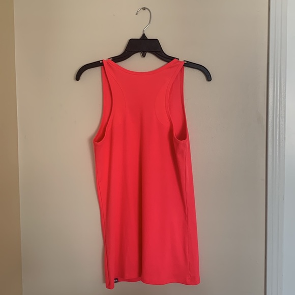 Under armour heat gear hot pink tank - Picture 4 of 5